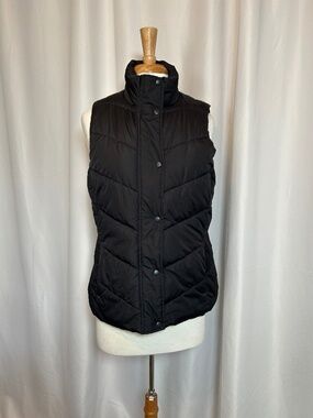 GAP BLACK PUFFER SNAP-FRONT VEST - SIZE MEDIUM